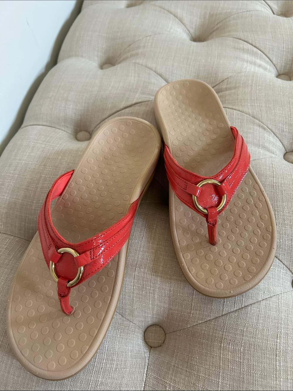 Vionic Red Aloe Tide Sandals with Gold Ring Accent